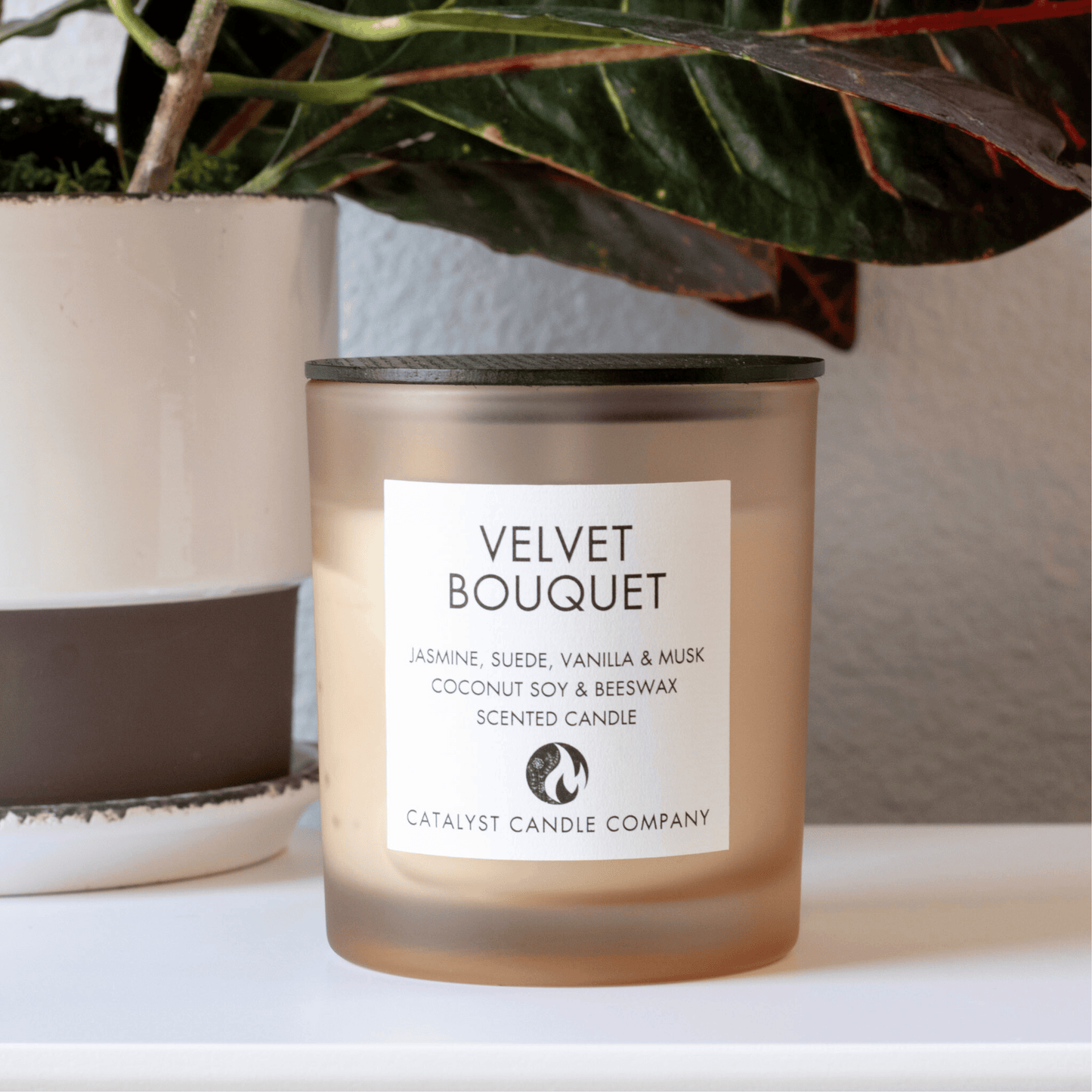 VELVET BOUQUET | Jasmine, Suede, Vanilla & Musk | Scented Candle